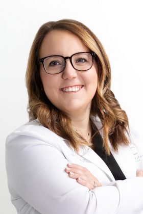 Ashley elledge headshot photo